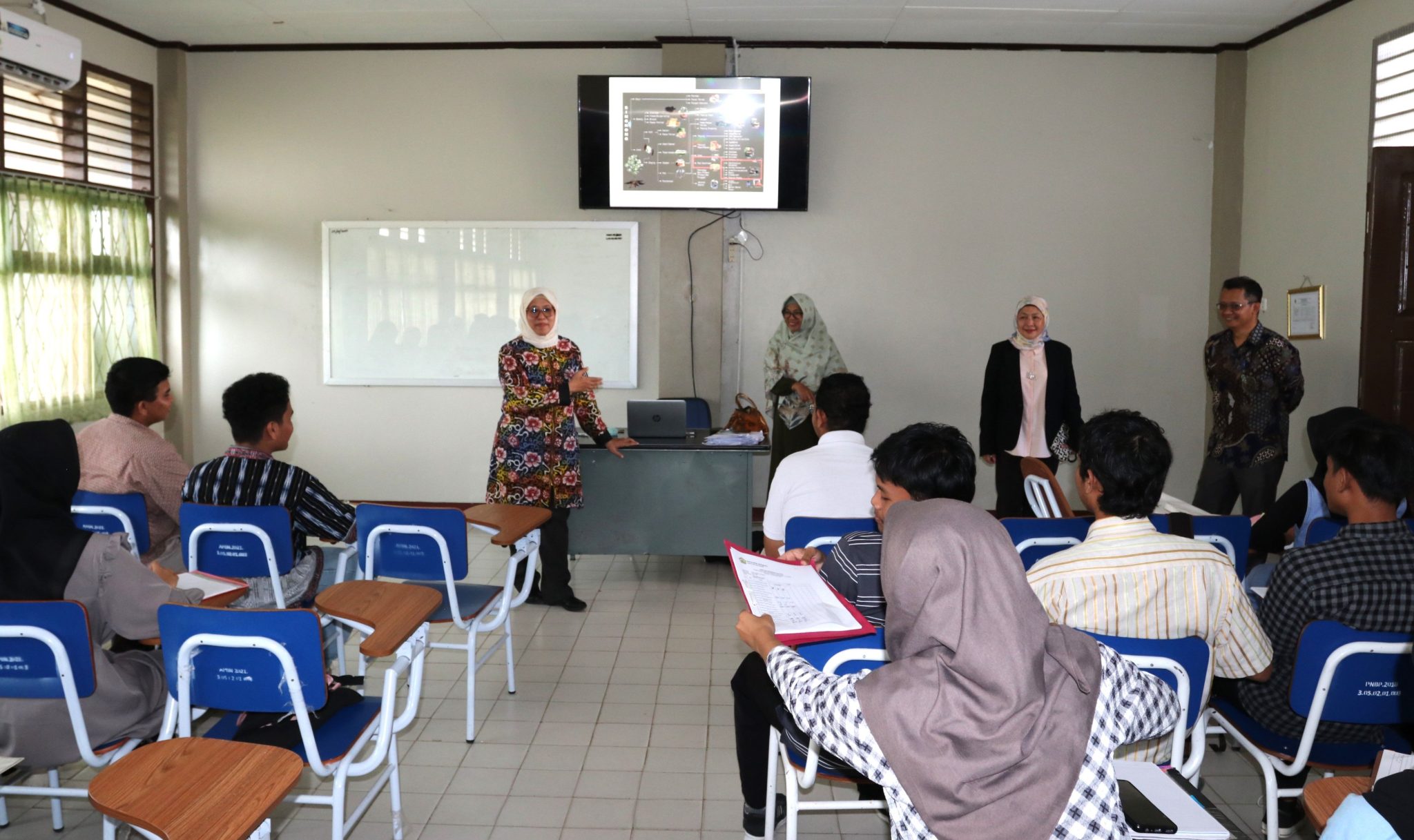 Rektor Tinjau Fasilitas Perkuliahan, Laboratorium Dan Perpustakaan ...