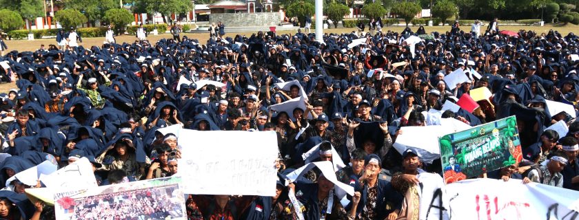 PKKMB Unib Ditutup dengan Simulasi Aksi Demonstrasi