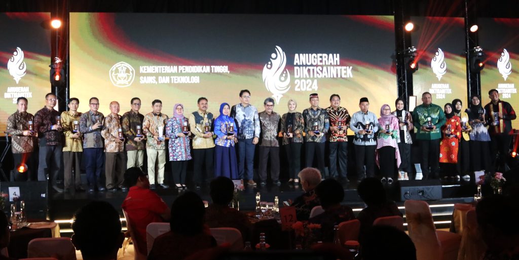 Majalah dan Pers Mahasiswa Unib Raih Silver Winner Anugerah Diktisaintek 2024