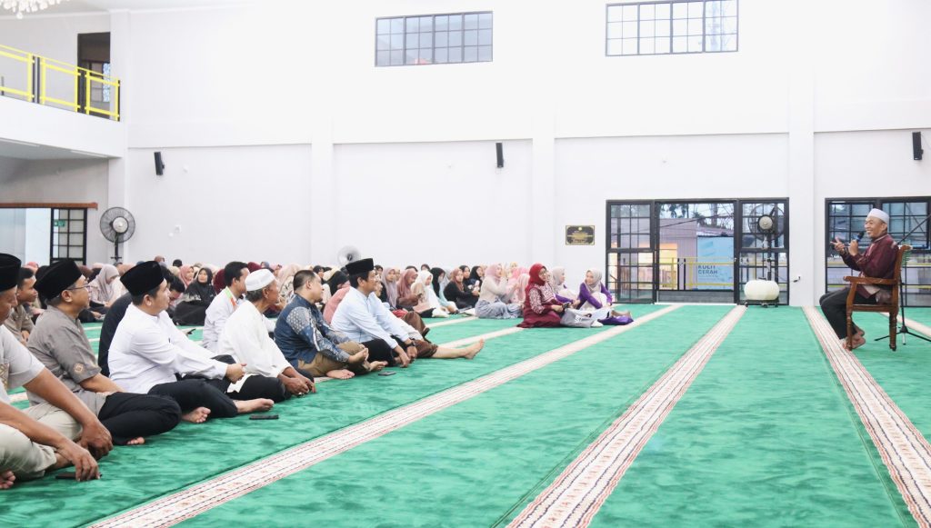 Badan Pengelola Keuangan Haji Adakan Buka Puasa Bersama di Masjid Baitul Hikmah Unib